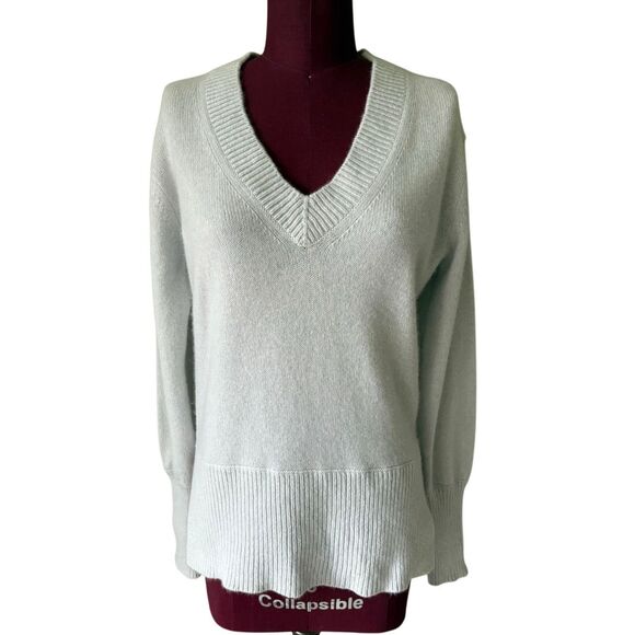 Vince V neck Cashmere Sweater size XXS Pale Blue - Picture 1 of 9